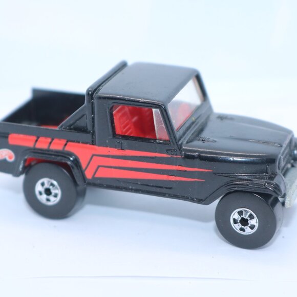 Hot Wheels 1982 Jeep Scramble paint looks excellent for age 1:64 - Picture 2 of 5
